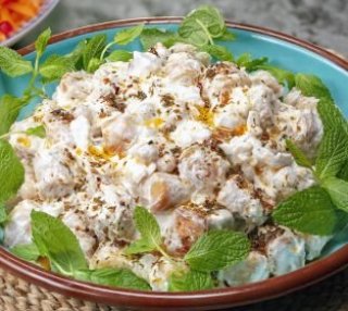 Çıtır Yufkalı Tavuklu Nohut Salata