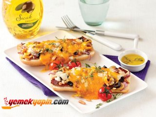 PASTIRMALI VE DÖRT PEYNİRLİ PİZZA