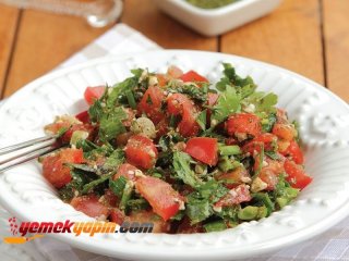 Domatesli Yeşillik Salata