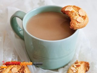 BADEMLİ AY ÇÖREĞİ