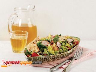 DOMATESLİ KÖY SALATASI