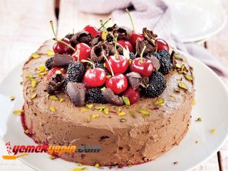 KİRAZLI, DUTLU VE ÇİKOLATALI PASTA