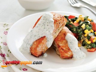 Yoğurt Soslu Somon