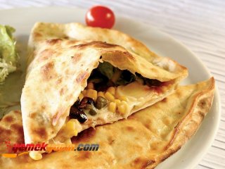 PİZZA CALZONE