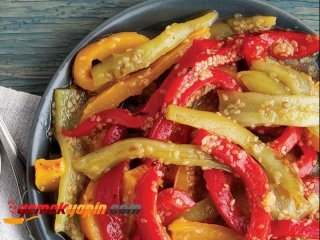 KÖZLENMİŞ BİBER SALATASI