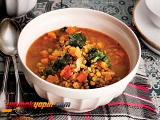Kara Lahanalı Yeşil Mercimek Çorbası