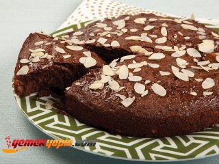 Çikolatalı ve Mürdüm Erikli Kek