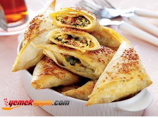 PASTIRMALI, ISPANAKLI PRATİK BÖREK