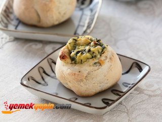LOR PEYNİRLİ VE PATATESLİ PRATİK BÖREK