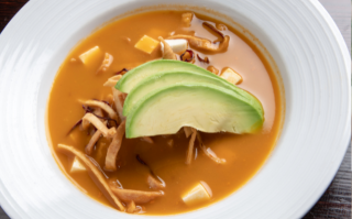 Şeflerden tam kıvamında sopa de tortilla çorbası tarifi...