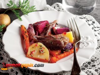 FIRINDA KÖK SEBZELİ KUZU İNCİK