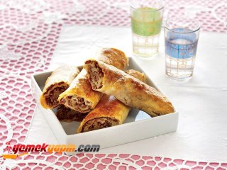 KIYMALI VE CEVİZLİ BÖREK