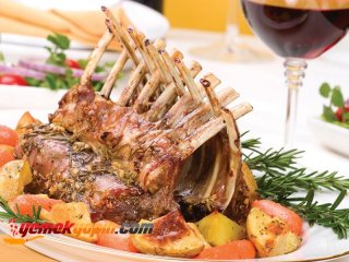 GARNİTÜRLÜ KUZU PİRZOLA