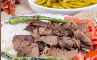Çok pratik evde pilav üstü döner tarifi