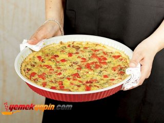 SALAMLI, PATATESLİ VE PEYNİRLİ TART