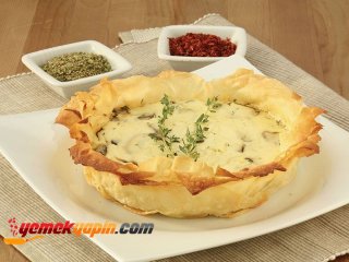 MANTARLI VE LOR PEYNİRLİ TART