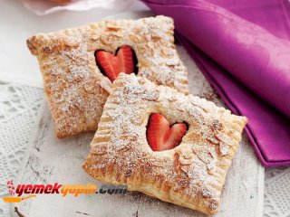 ÇİLEKLİ POPTART