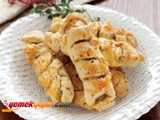 Baharatlı ve Peynirli Örgü Kurabiye
