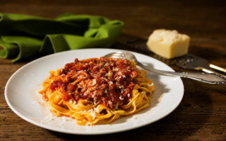 Blognesse soslu tagliatelle nasıl yapılır?En pratik tagliatelle tarifi.