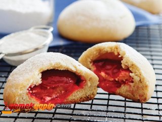 KIRMIZI ERİKLİ KURABİYE