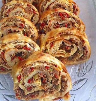 Rulo Lahmacun Böreği