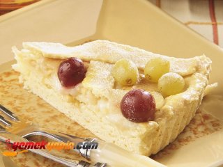 İki Renk Üzümlü Tart