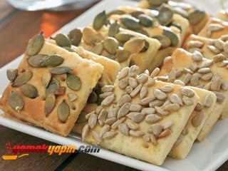 Çekirdekli Tuzlu Kurabiye