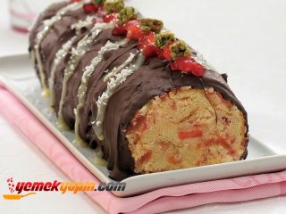 ÇİKOLATA SOSLU AYVALI VE HAVUÇLU PASTA