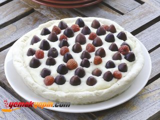 MÜRDÜM ERİKLİ TART