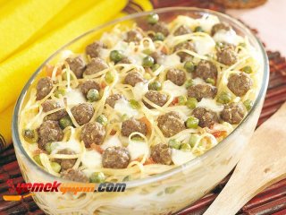 Fırında Köfteli Spagetti