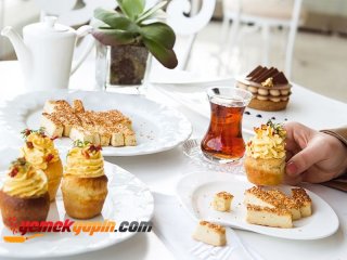 PARMESAN PEYNİRLİ VE SUSAMLI TUZLU KURABİYE