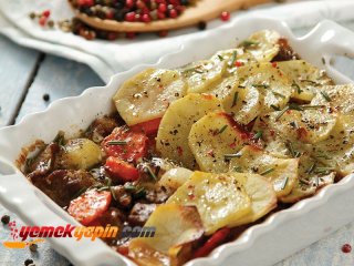 FIRINDA PATATESLİ KUZU ETİ