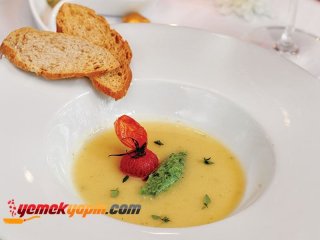 Kabak Ezmeli Ve Rezeneli Patates Çorbası