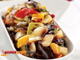 KÖZLENMİŞ SEBZE SALATASI