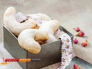 BADEMLİ VE PORTAKAL KOKULU KURABİYE