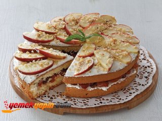 TARÇINLI VE ELMALI PASTA