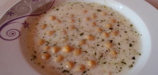 Etli Nohutlu Yoğurt Çorbası