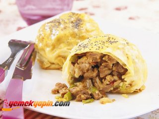 ETLİ VE MANTARLI KESE BÖREĞİ