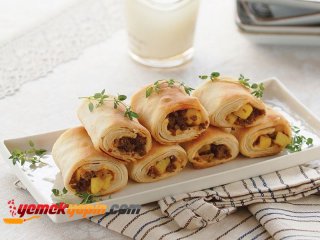 KIYMALI VE PATATESLİ KURU BÖREK