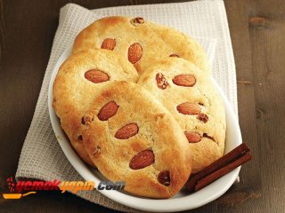 Üzümlü ve Bademli Çörek