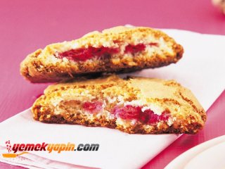 Frambuazlı ve Cevizli Kurabiye