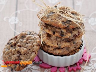 Yulaflı ve Damla Çikolatalı Kurabiye