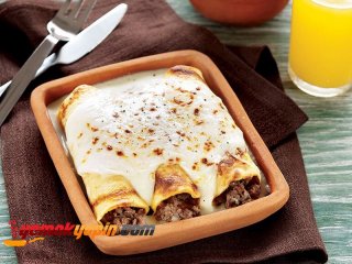 BEŞAMEL SOSLU VE KIYMALI KREP RULOLARI