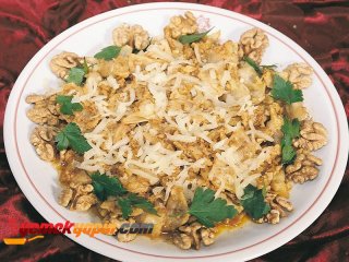 PATATESLİ VE SUCUKLU MANTI