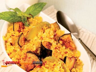 KÖRİLİ VE PATLICANLI BULGUR PİLAVI