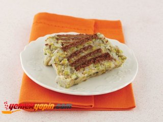 İRMİKLİ VE FISTIKLI PASTA