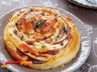 PASTIRMALI ŞERİT PİZZA