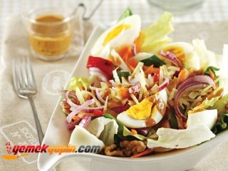 Cevizli Ve Peynirli Salata
