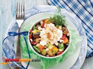 Peynirli Kokteyl Salatası