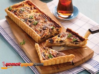 MANTAR VE GORGONZOLA PEYNİRLİ TART